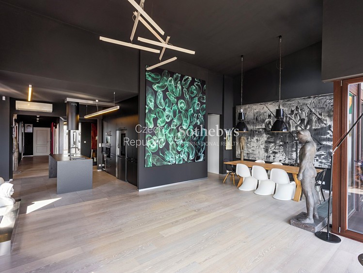 Prodej bytu 6 pokojů a více 212 m² - foto 4