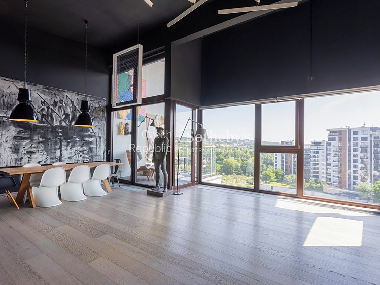Prodej bytu 6 pokojů a více 212 m² - foto 1