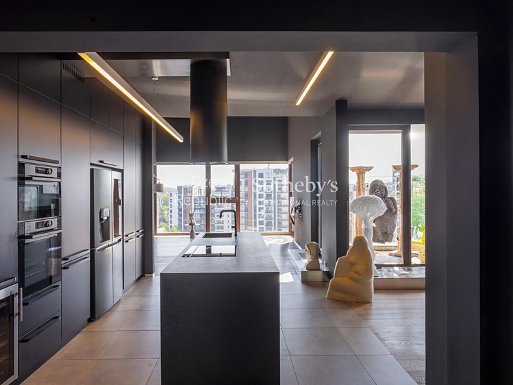 Prodej bytu 6 pokojů a více 212 m² - foto 8