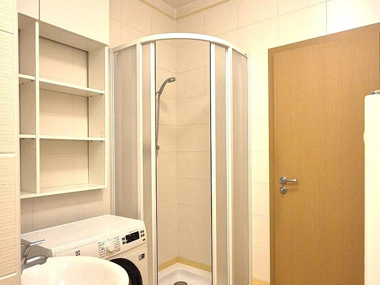 Prodej bytu 1+kk 48 m² (Jednopodlažní) - foto 7