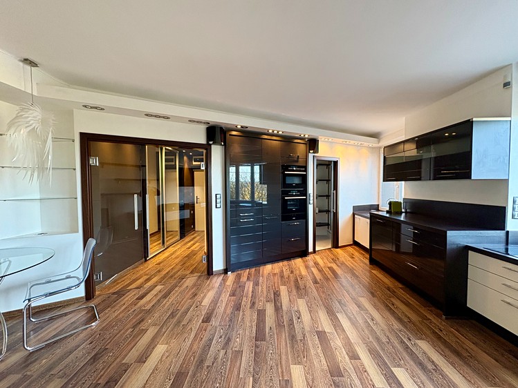 Prodej bytu 2+kk 53 m² (Jednopodlažní) - foto 3