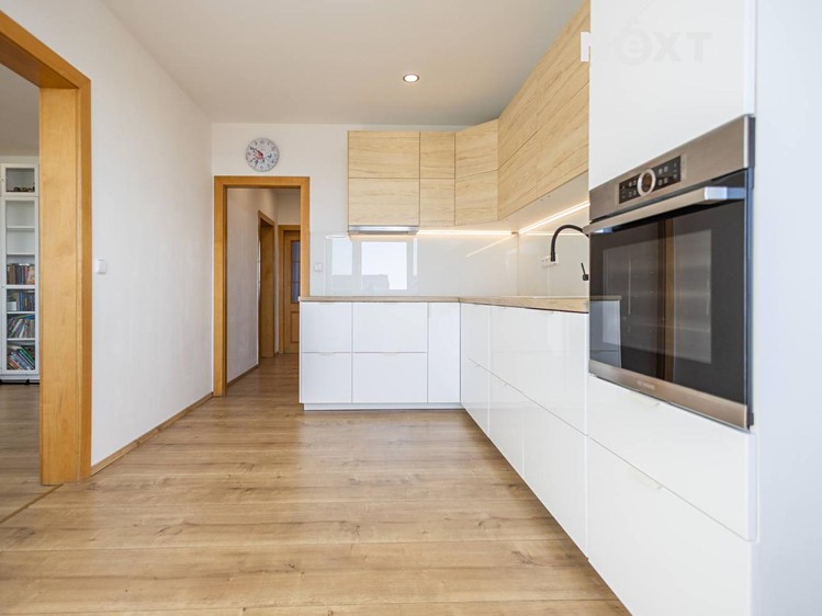 Prodej bytu 4+1 99 m² (Jednopodlažní) - foto 1