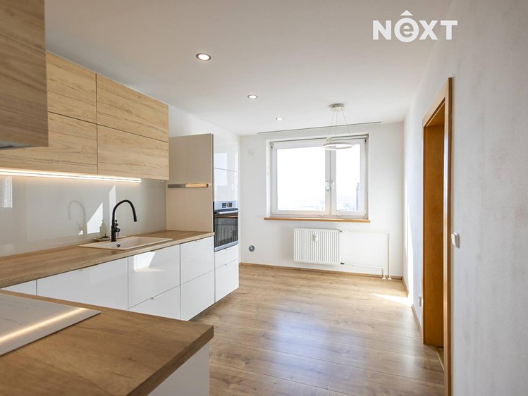 Prodej bytu 4+1 99 m² (Jednopodlažní) - foto 2