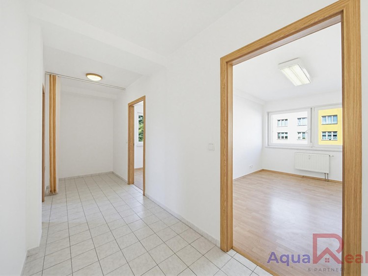 Prodej bytu 4+kk 99 m² - foto 3