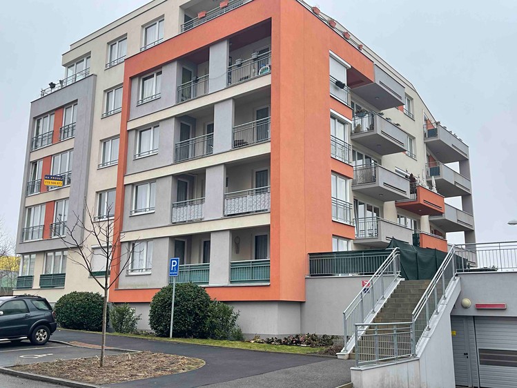 Prodej bytu 2+kk 64 m² (Jednopodlažní) - foto 1