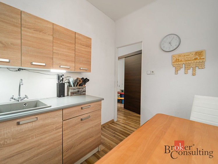 Prodej bytu 3+1 63 m² - foto 3