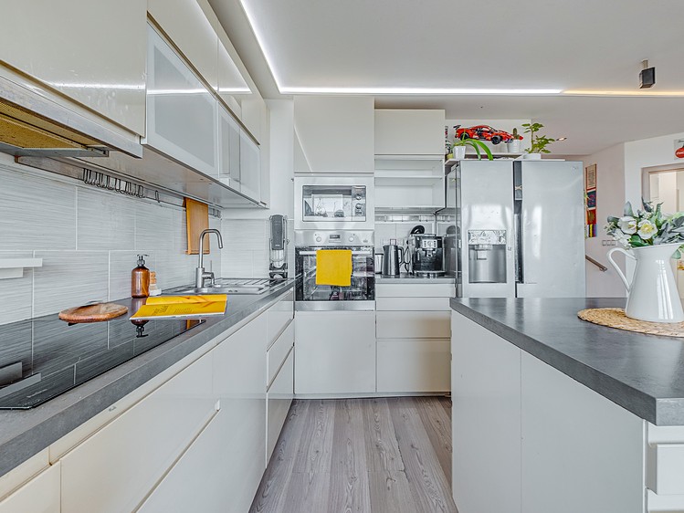 Prodej bytu 3+kk 94 m² (Mezonet) - foto 1
