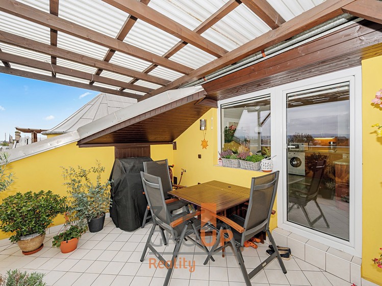 Prodej bytu 3+1 104 m² (Podkrovní) - foto 4