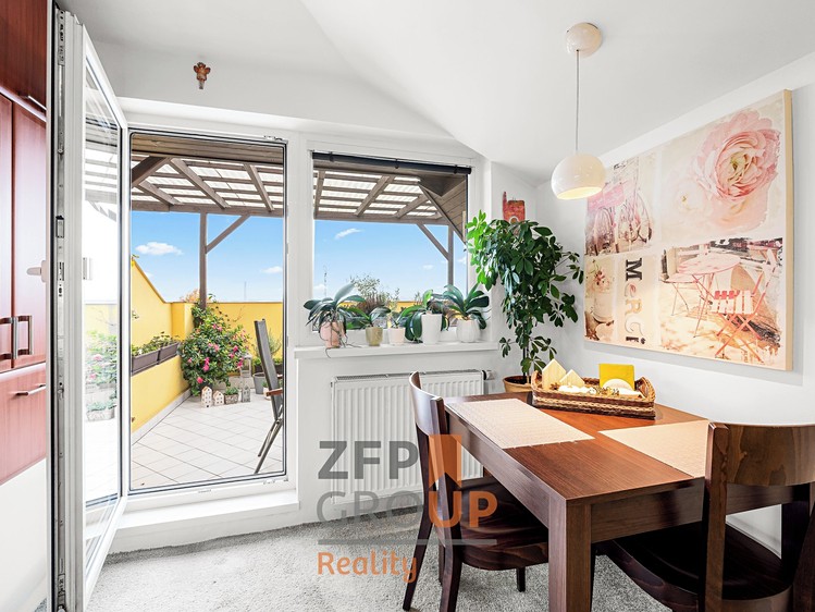 Prodej bytu 3+1 104 m² (Podkrovní) - foto 5