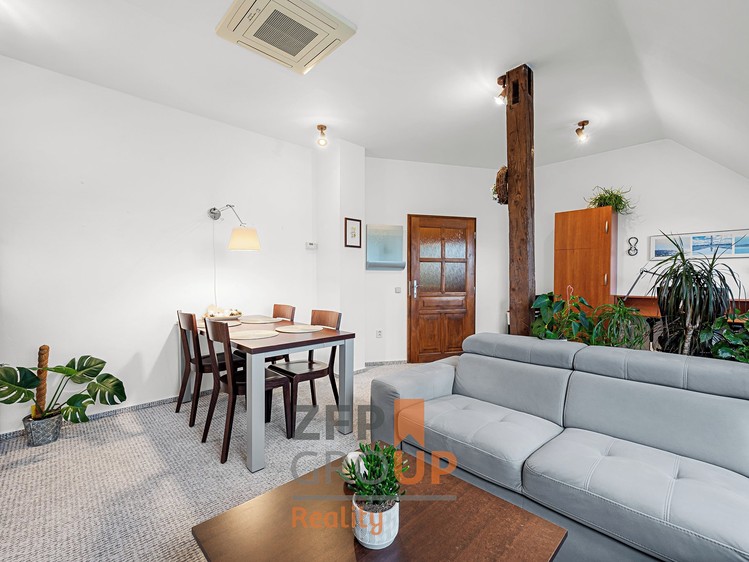 Prodej bytu 3+1 104 m² (Podkrovní) - foto 6