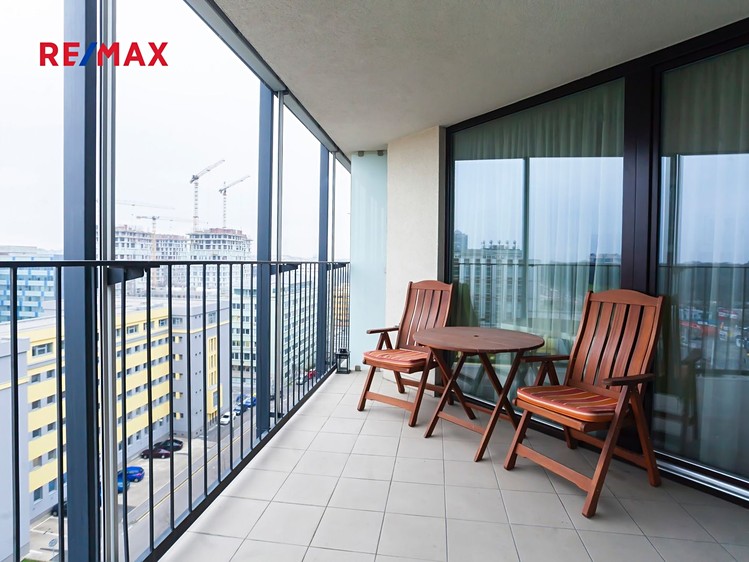 Prodej bytu 1+kk 38 m² (Jednopodlažní) - foto 3
