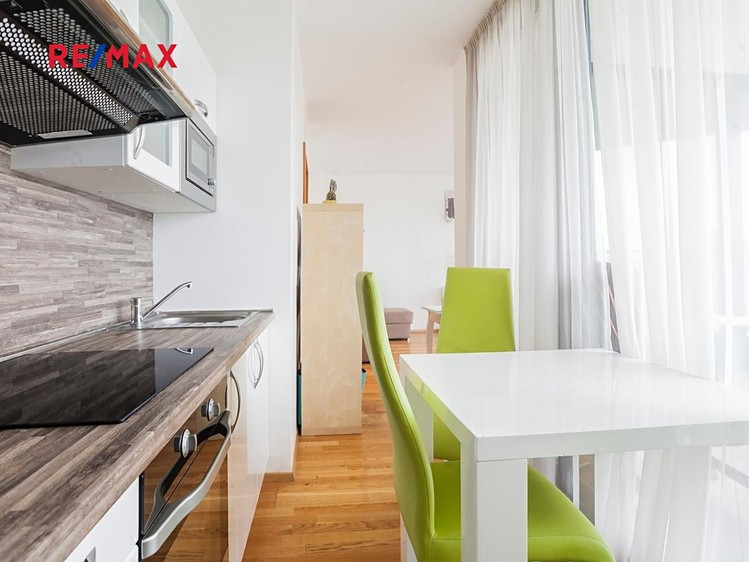 Prodej bytu 1+kk 38 m² (Jednopodlažní) - foto 7