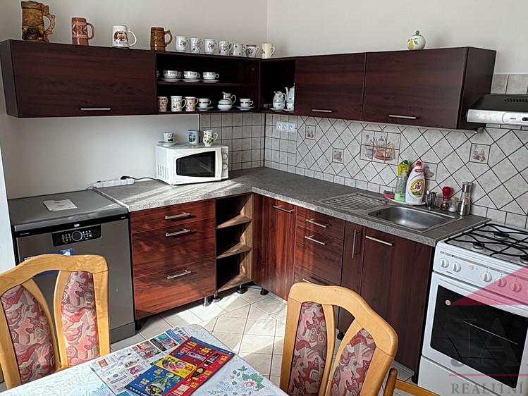 Prodej bytu 2+1 58 m² (Jednopodlažní) - foto 2