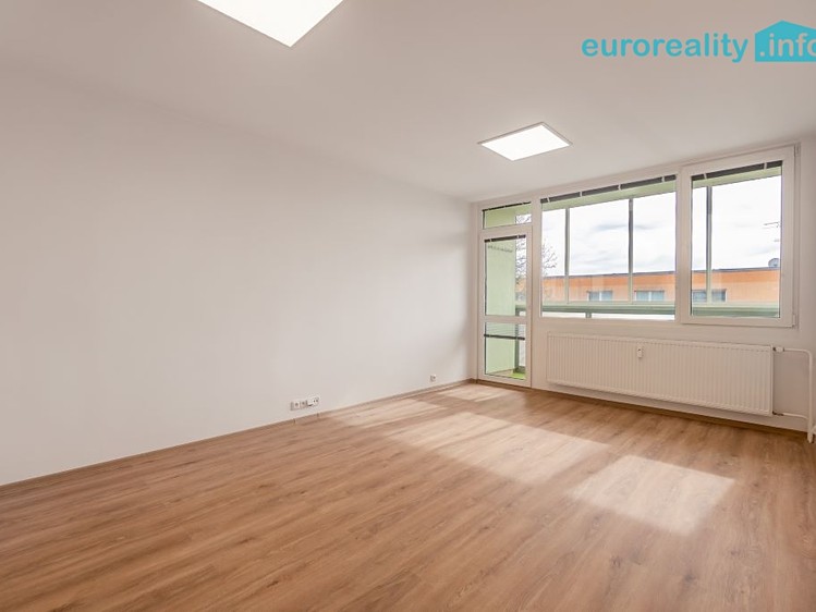 Prodej bytu 3+1 64 m² - foto 4