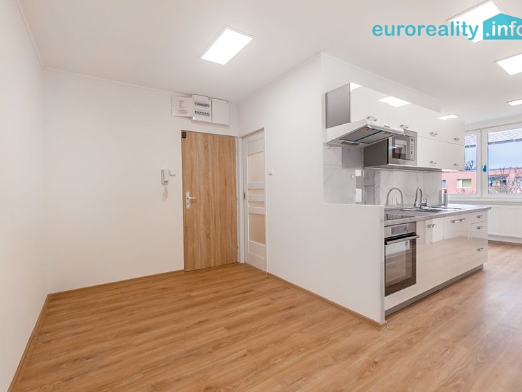 Prodej bytu 3+1 64 m² - foto 2