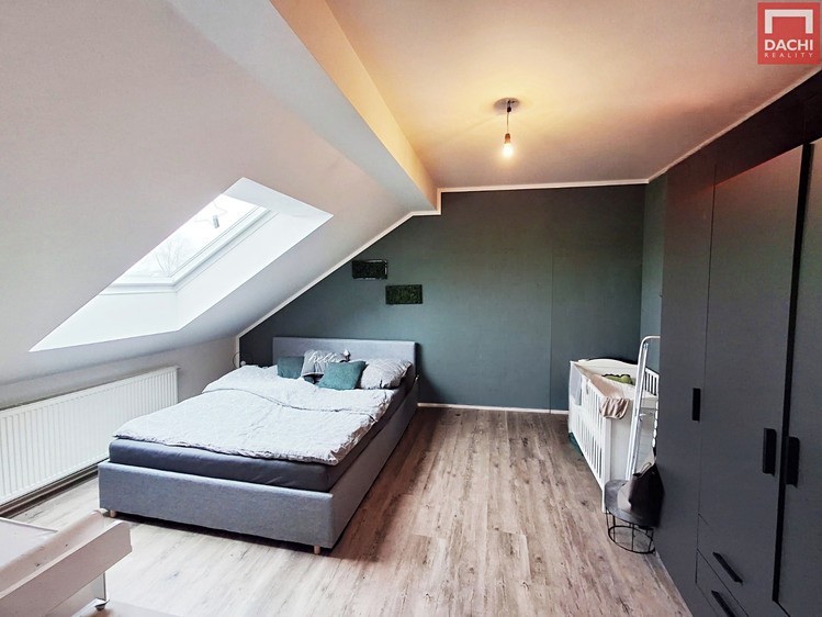 Prodej bytu 2+1 68 m² (Podkrovní) - foto 3