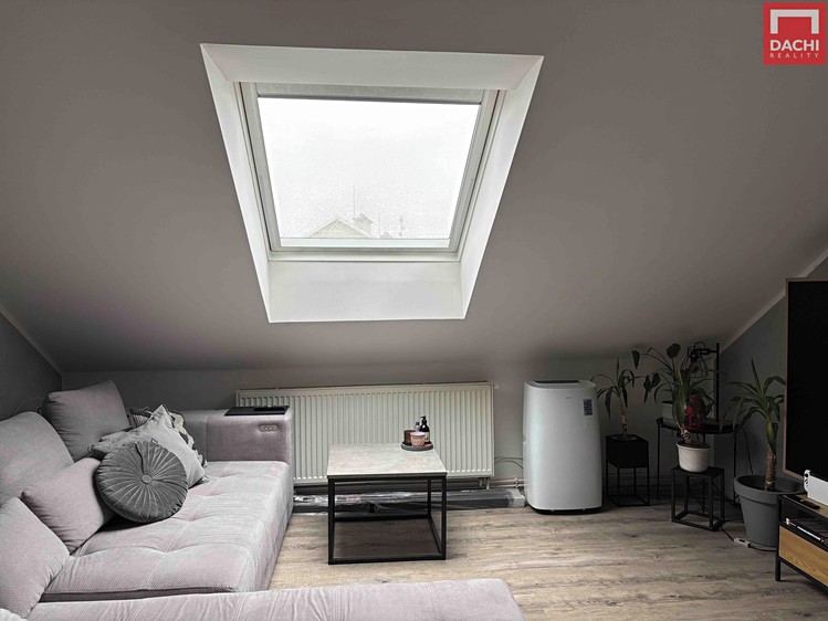 Prodej bytu 2+1 68 m² (Podkrovní) - foto 6