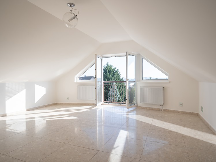 Prodej bytu 3+1 134 m² (Podkrovní) - foto 4