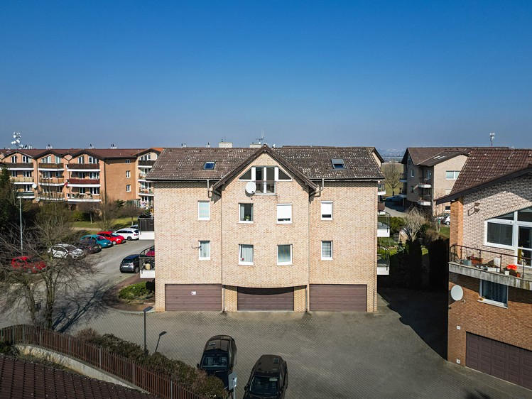 Prodej bytu 3+1 134 m² (Podkrovní) - foto 1