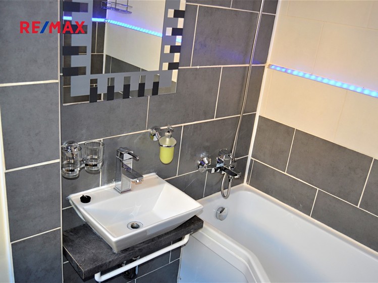 Prodej bytu 2+1 56 m² - foto 4