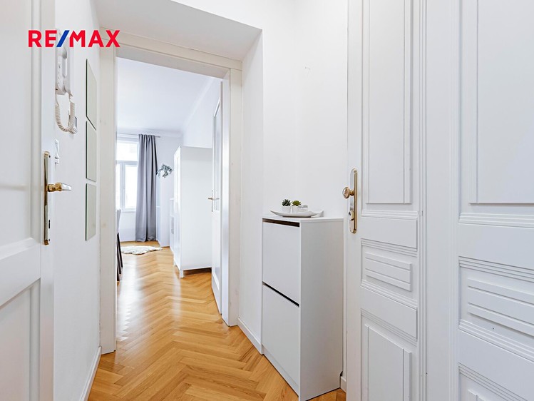 Prodej bytu 1+kk 27 m² - foto 4