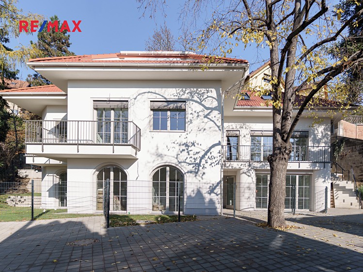 Prodej bytu 4+kk 129 m² (Jednopodlažní) - foto 2