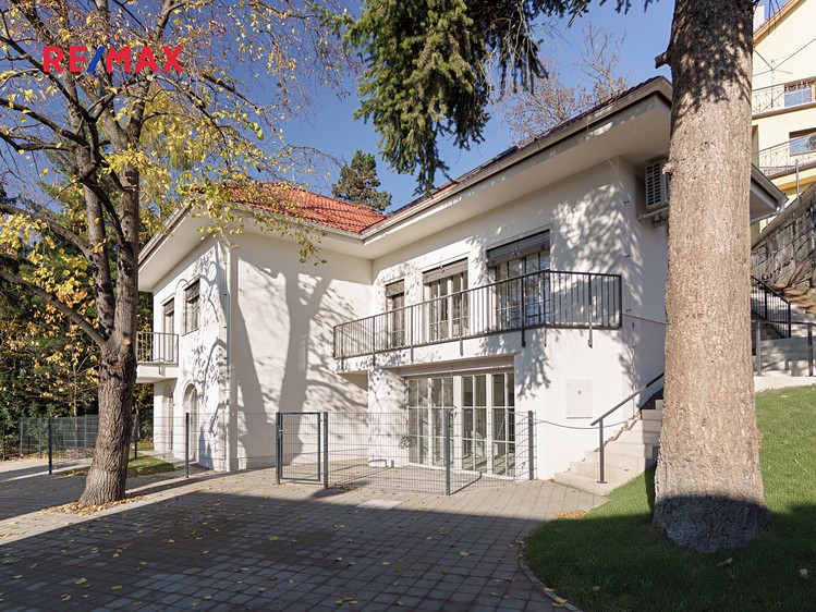 Prodej bytu 4+kk 129 m² (Jednopodlažní) - foto 1