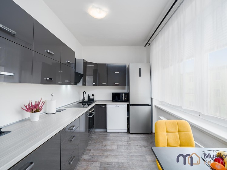 Prodej bytu 2+1 56 m² - foto 2