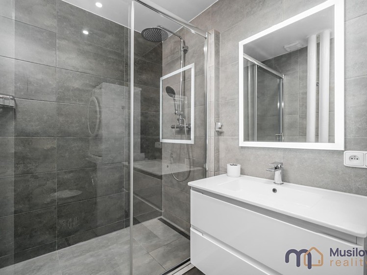 Prodej bytu 2+1 56 m² - foto 1