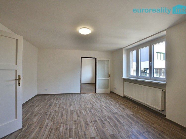 Prodej bytu 3+1 79 m² (Jednopodlažní) - foto 1
