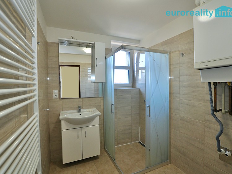 Prodej bytu 3+1 79 m² (Jednopodlažní) - foto 2