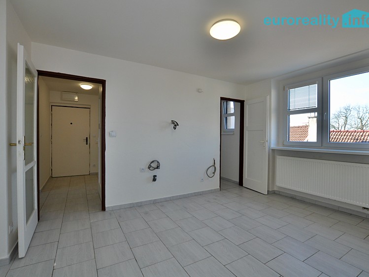 Prodej bytu 3+1 79 m² (Jednopodlažní) - foto 3