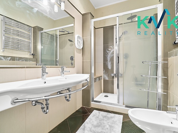 Prodej bytu 4+kk 109 m² - foto 4