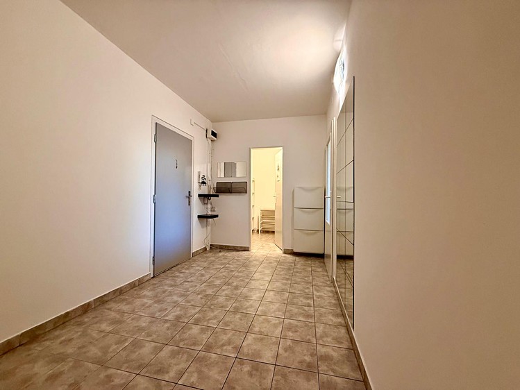 Prodej bytu 2+kk 66 m² (Jednopodlažní) - foto 4