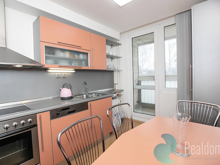 Prodej bytu 3+1 67 m² - foto 1