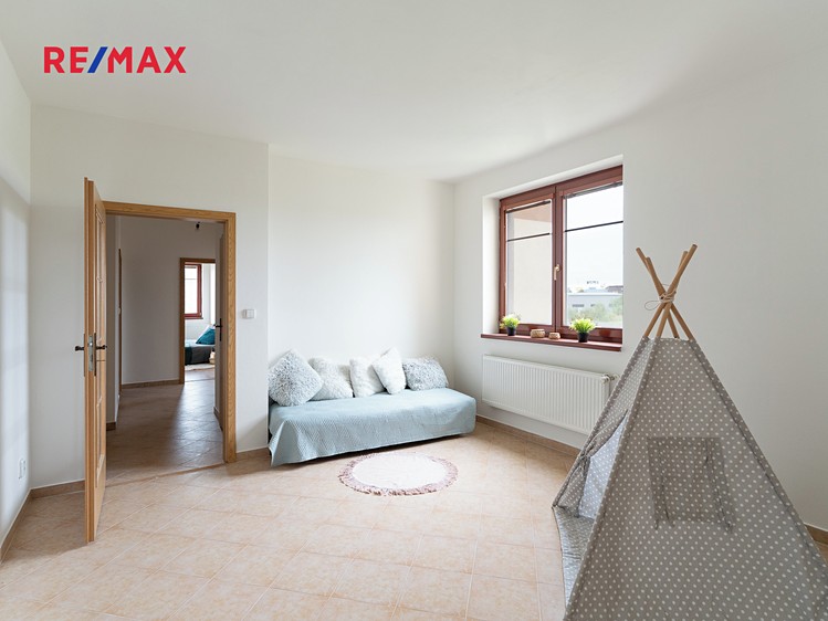 Prodej bytu 2+1 84 m² (Jednopodlažní) - foto 2