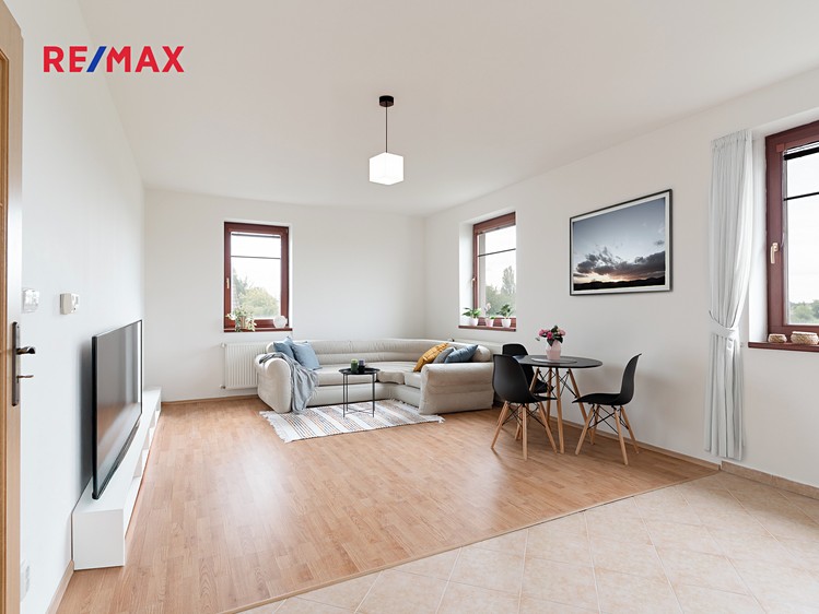 Prodej bytu 2+1 84 m² (Jednopodlažní) - foto 4