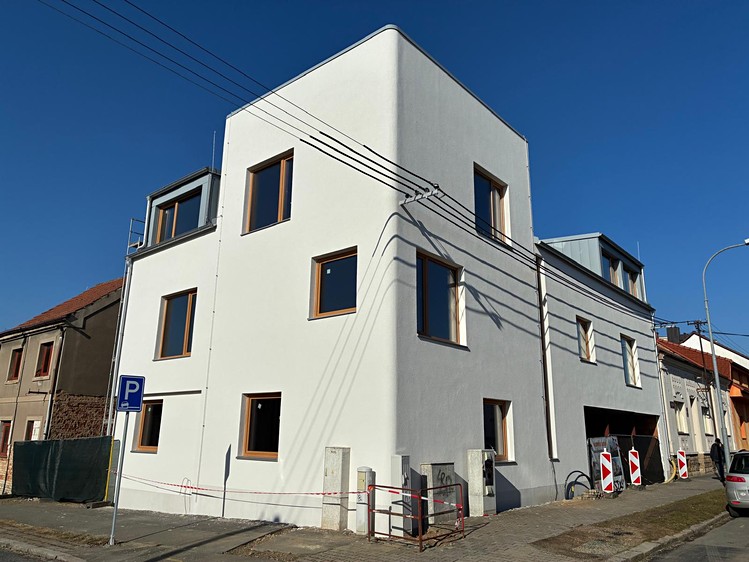 Prodej bytu 2+kk 71 m² (Jednopodlažní) - foto 2