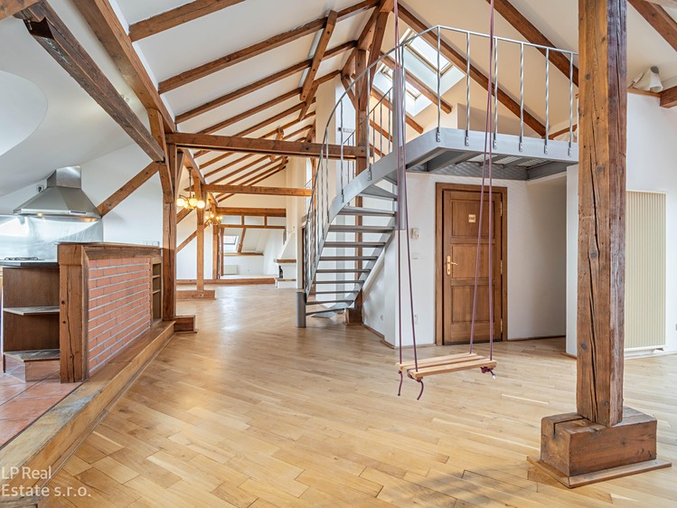 Prodej bytu atypické 316 m² (Mezonet) - foto 1