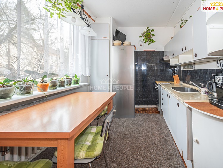 Prodej bytu 3+1 61 m² - foto 1