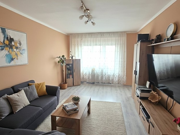 Prodej bytu 2+1 57 m² - foto 1
