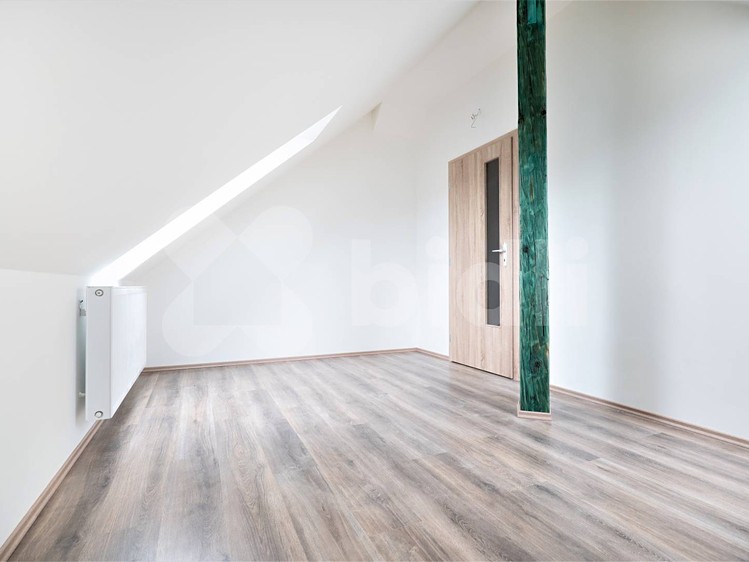Prodej bytu 2+kk 66 m² (Podkrovní) - foto 7