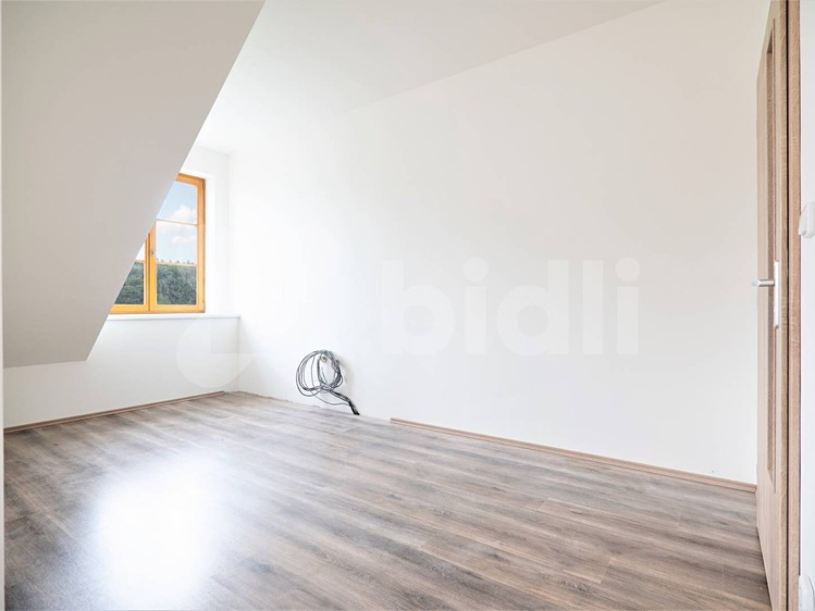 Prodej bytu 2+kk 66 m² (Podkrovní) - foto 6