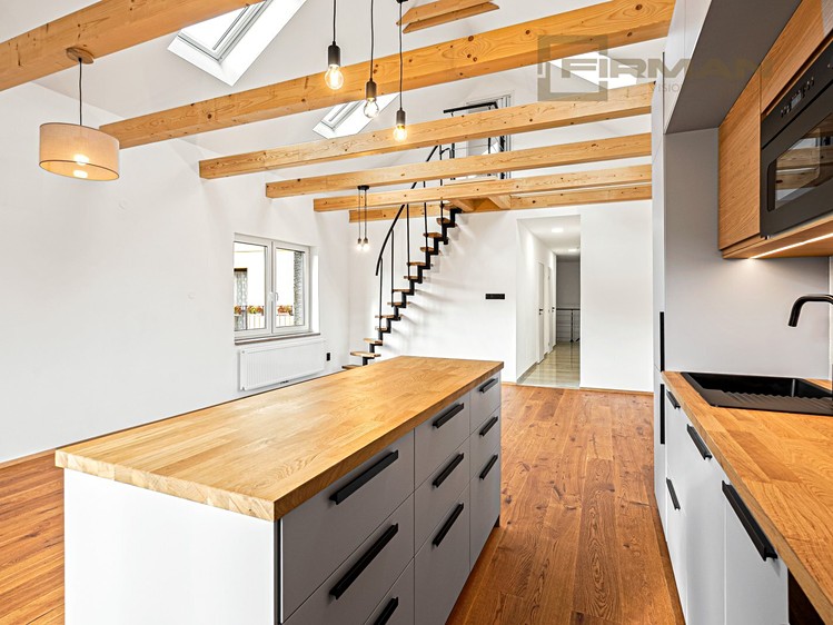 Prodej bytu atypické 110 m² - foto 2