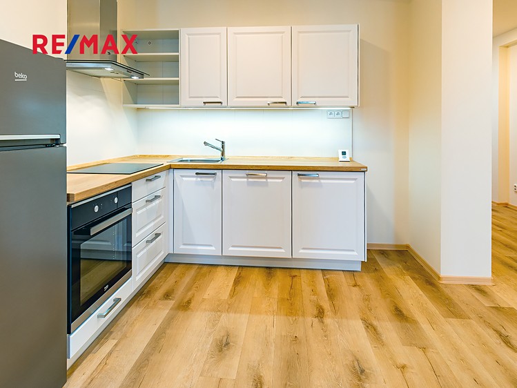 Prodej bytu 2+1 75 m² (Podkrovní) - foto 4