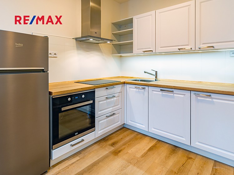 Prodej bytu 2+1 75 m² (Podkrovní) - foto 6