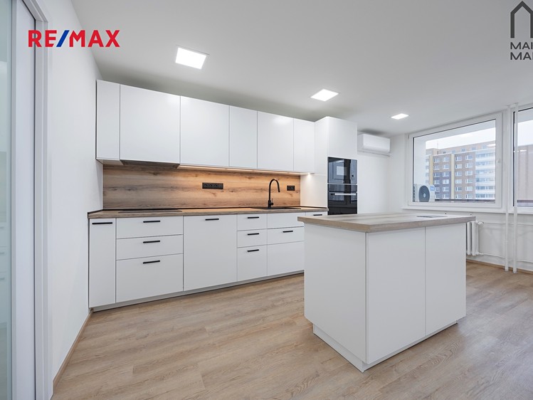 Prodej bytu 3+kk 71 m² - foto 1