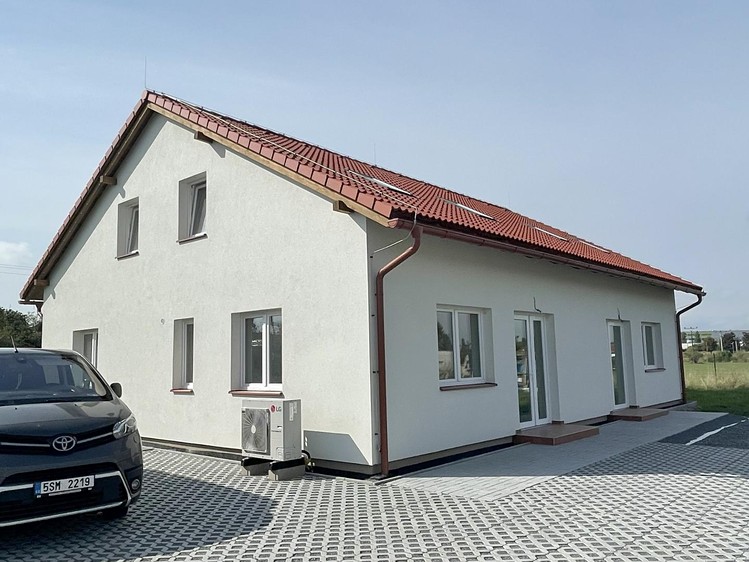 Prodej bytu 5+kk 128 m² (Podkrovní) - foto 1