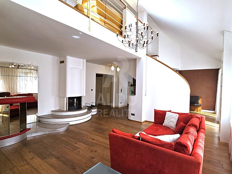 Prodej bytu atypické 255 m² - foto 1