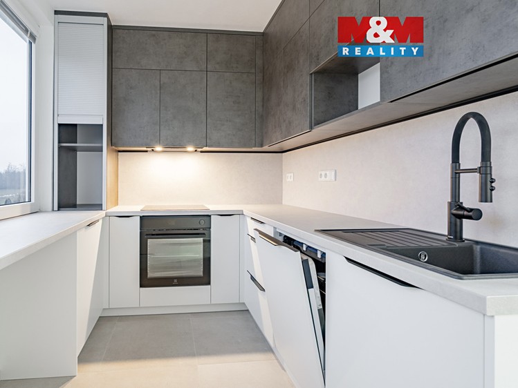 Prodej bytu 3+1 74 m² - foto 1